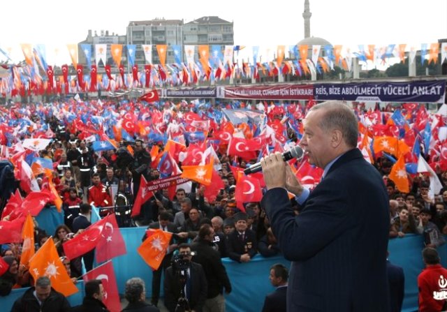 AK Parti Kulislerinde İstanbul İçin Üç Farklı Görüş Öne Çıkıyor