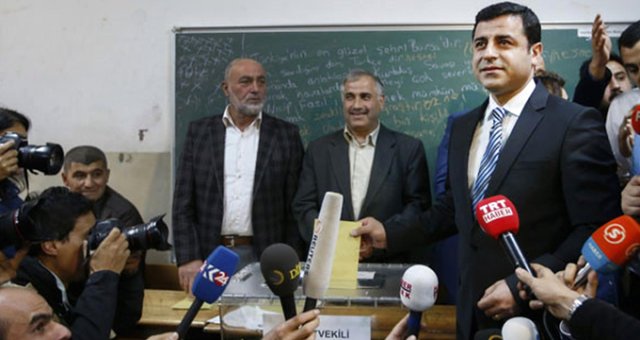 Selahattin Demirtaş Seçim Sonuçları Değerlendirdi: Tam Bir Hezimet